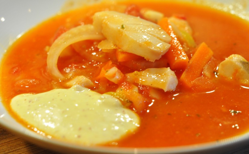 Rask og god tomatisert fiskesuppe med aioli